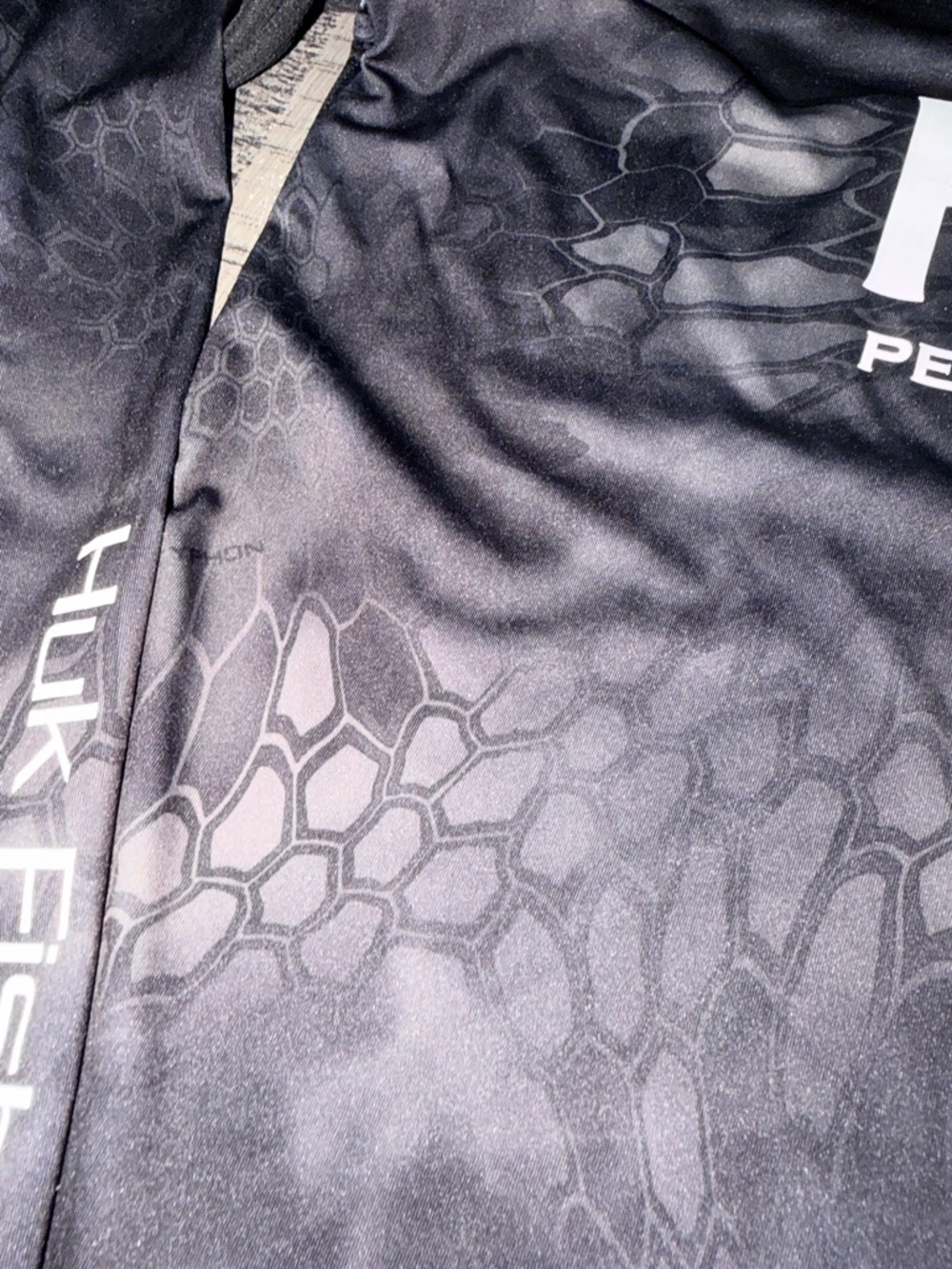 Huk Performance Fishing Black Charcoal Camo V-Neck Fishing Shirt - Picture 7 of 9